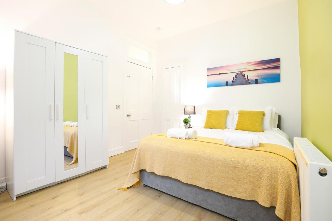 Stunning Modern 3 Bedroom Apartment 에든버러 외부 사진