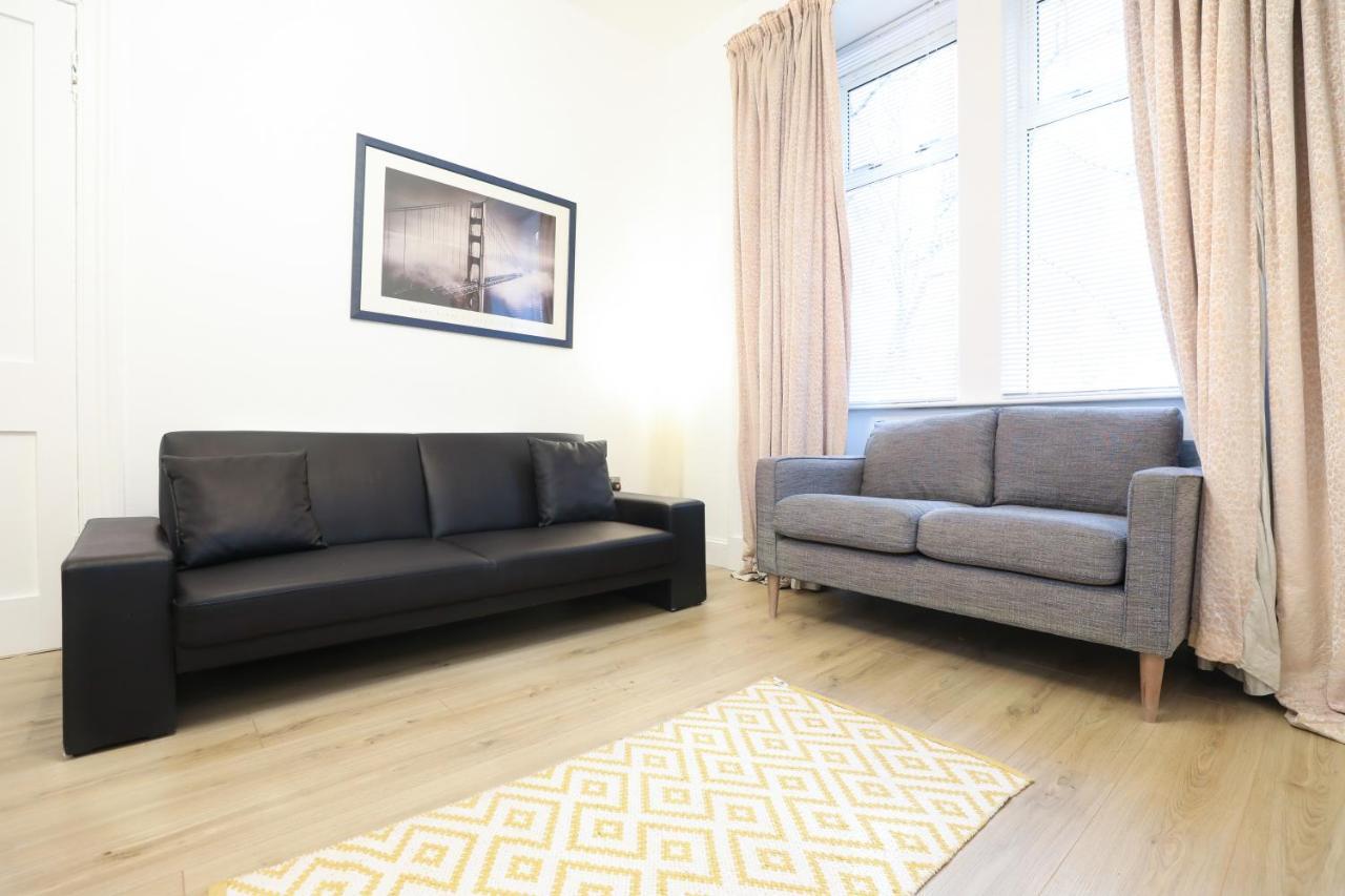 Stunning Modern 3 Bedroom Apartment 에든버러 외부 사진