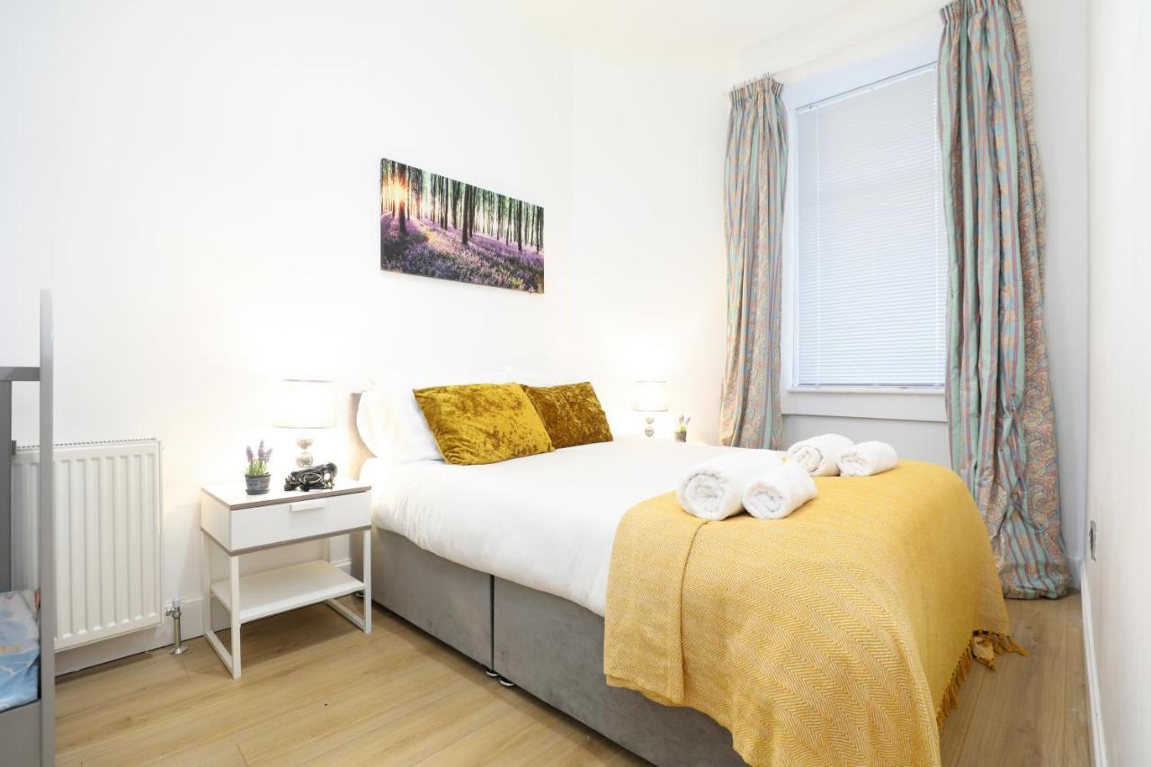 Stunning Modern 3 Bedroom Apartment 에든버러 외부 사진